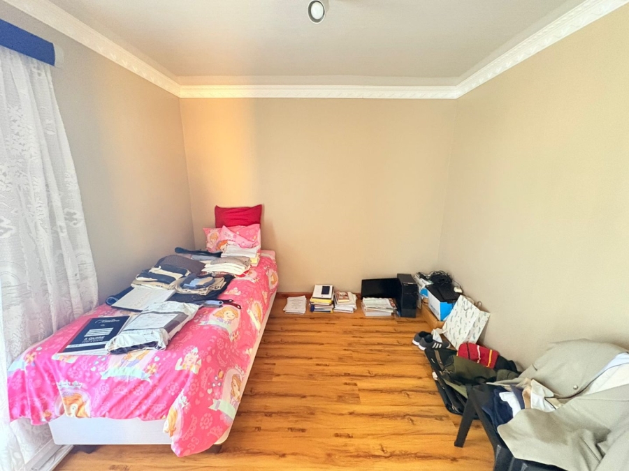 4 Bedroom Property for Sale in Sunnyridge Eastern Cape